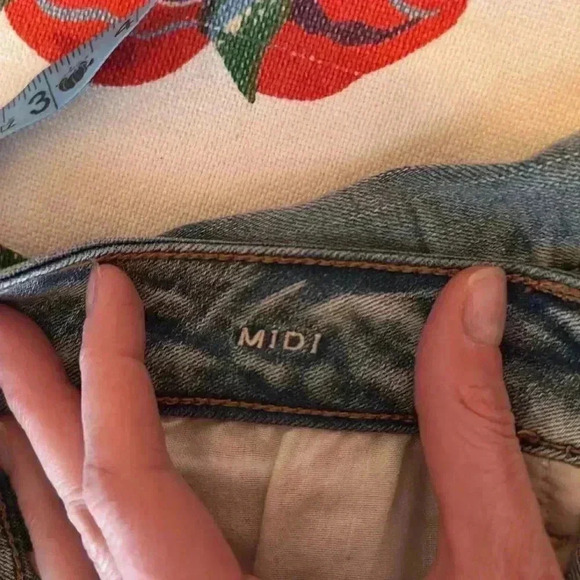 American Eagle Next Level Stretch Midi Shorts size 6 - Picture 6 of 7